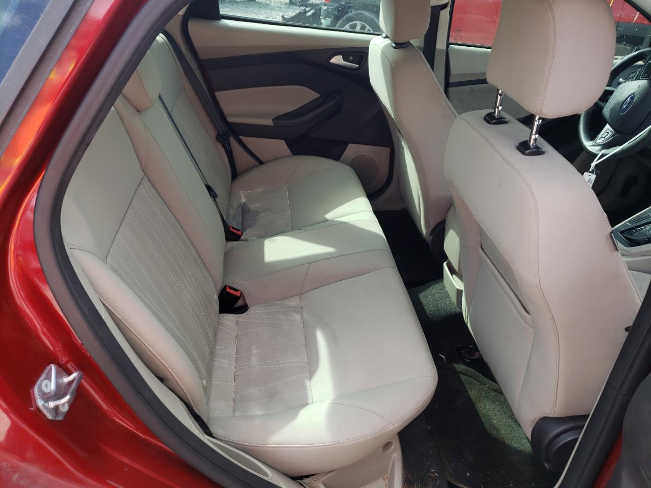 Photo 6 from auction – 2015 FORD FOCUS SE with VIN 1FADP3F29FL238269