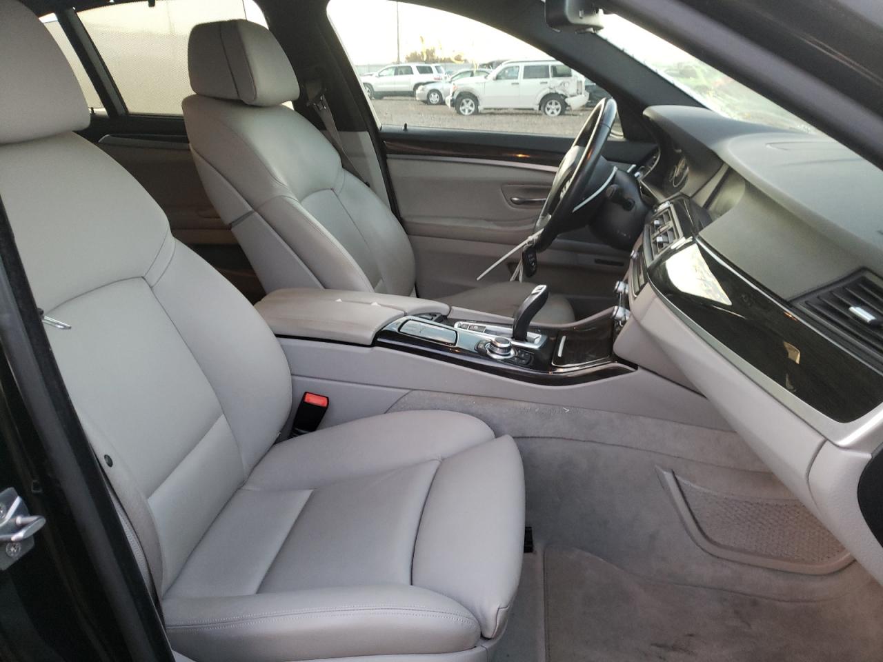 Photo 5 from auction – 2011 BMW 528 I with VIN WBAFR1C54BDS36995