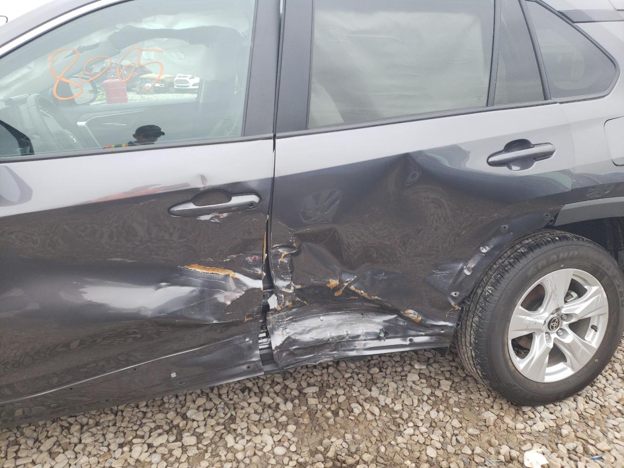 Photo 9 from auction – 2021 TOYOTA RAV4 XLE with VIN 2T3P1RFV1MC215828