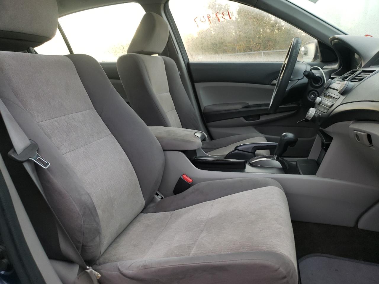 Photo 5 from auction – 2010 HONDA ACCORD LX with VIN 1HGCP2F32AA130882