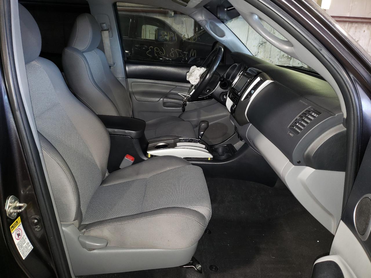 Photo 5 from auction – 2014 TOYOTA TACOMA DOU with VIN 3TMLU4EN2EM139757