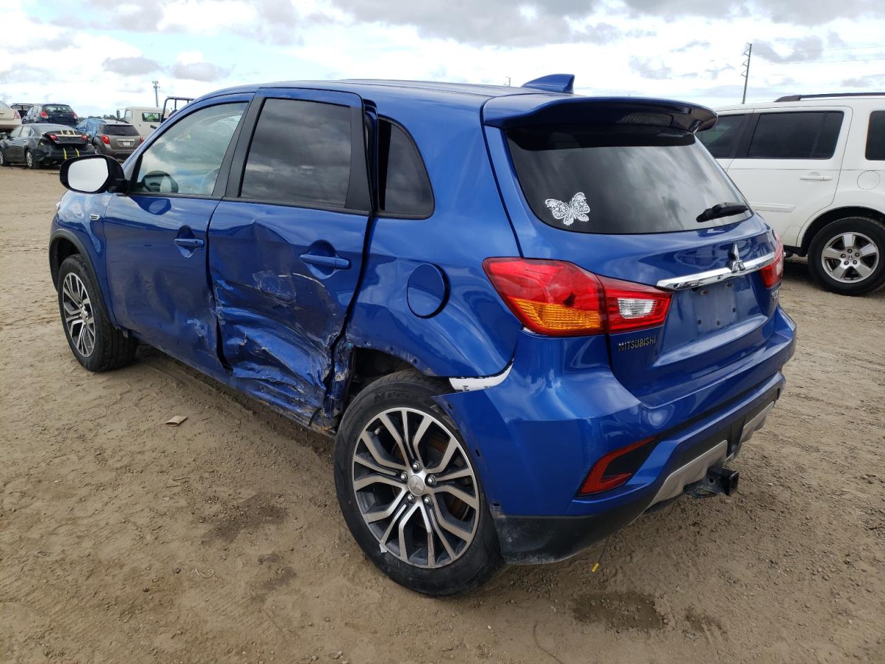 Photo 3 from auction – 2019 MITSUBISHI OUTLANDER with VIN JA4AP3AU8KU026466