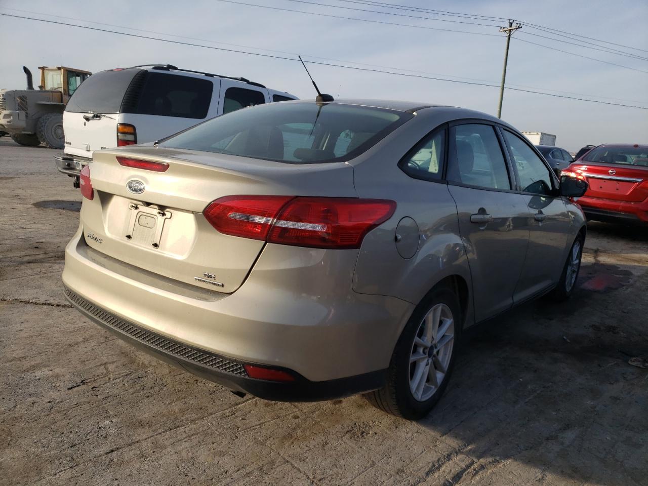 Photo 4 from auction – 2015 FORD FOCUS SE with VIN 1FADP3F20FL209453