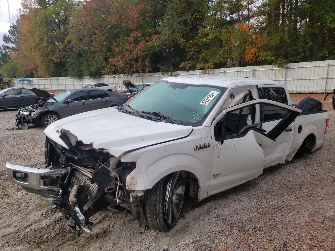 Photo 2 from auction – 2015 FORD F150 SUPER with VIN 1FTEW1CPXFFB56300