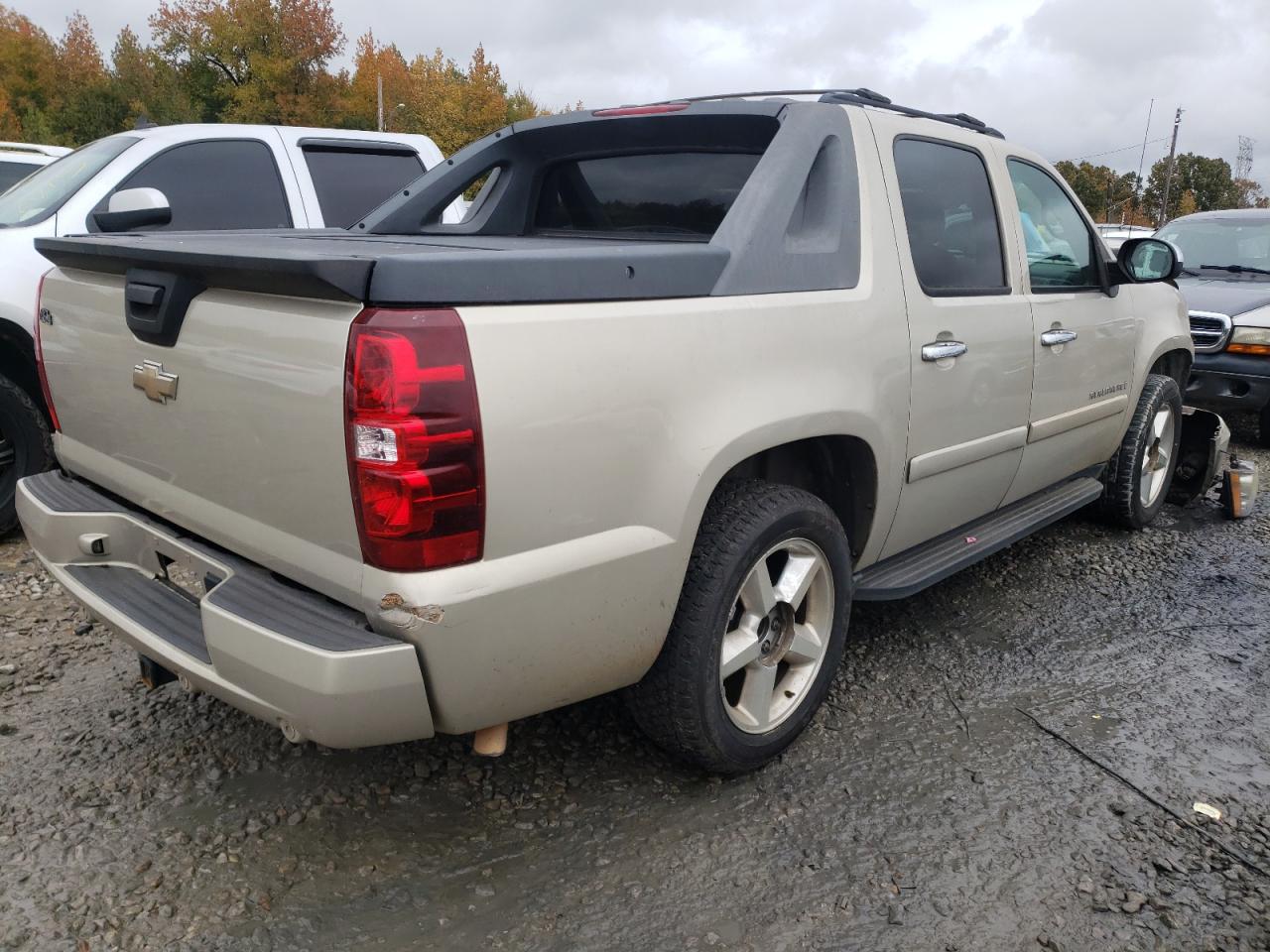 Photo 4 from auction – 2008 CHEVROLET AVALANCHE with VIN 3GNEC12028G192536
