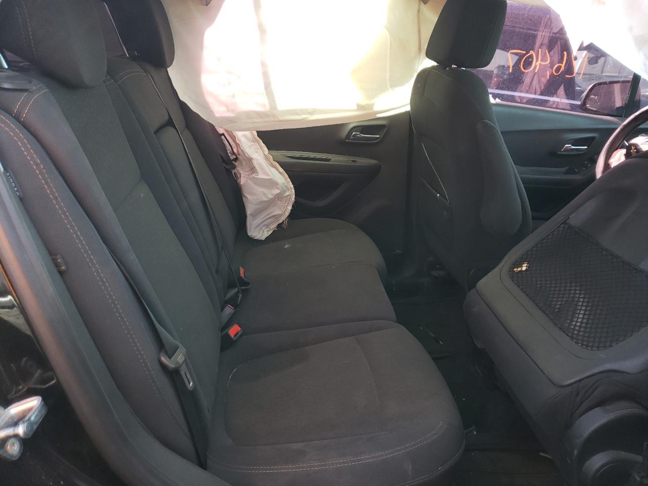 Photo 6 from auction – 2017 CHEVROLET TRAX LS with VIN 3GNCJKSB6HL290142