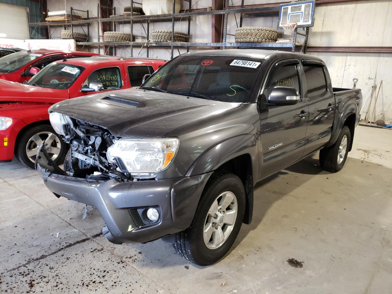 Photo 2 from auction – 2014 TOYOTA TACOMA DOU with VIN 3TMLU4EN2EM139757