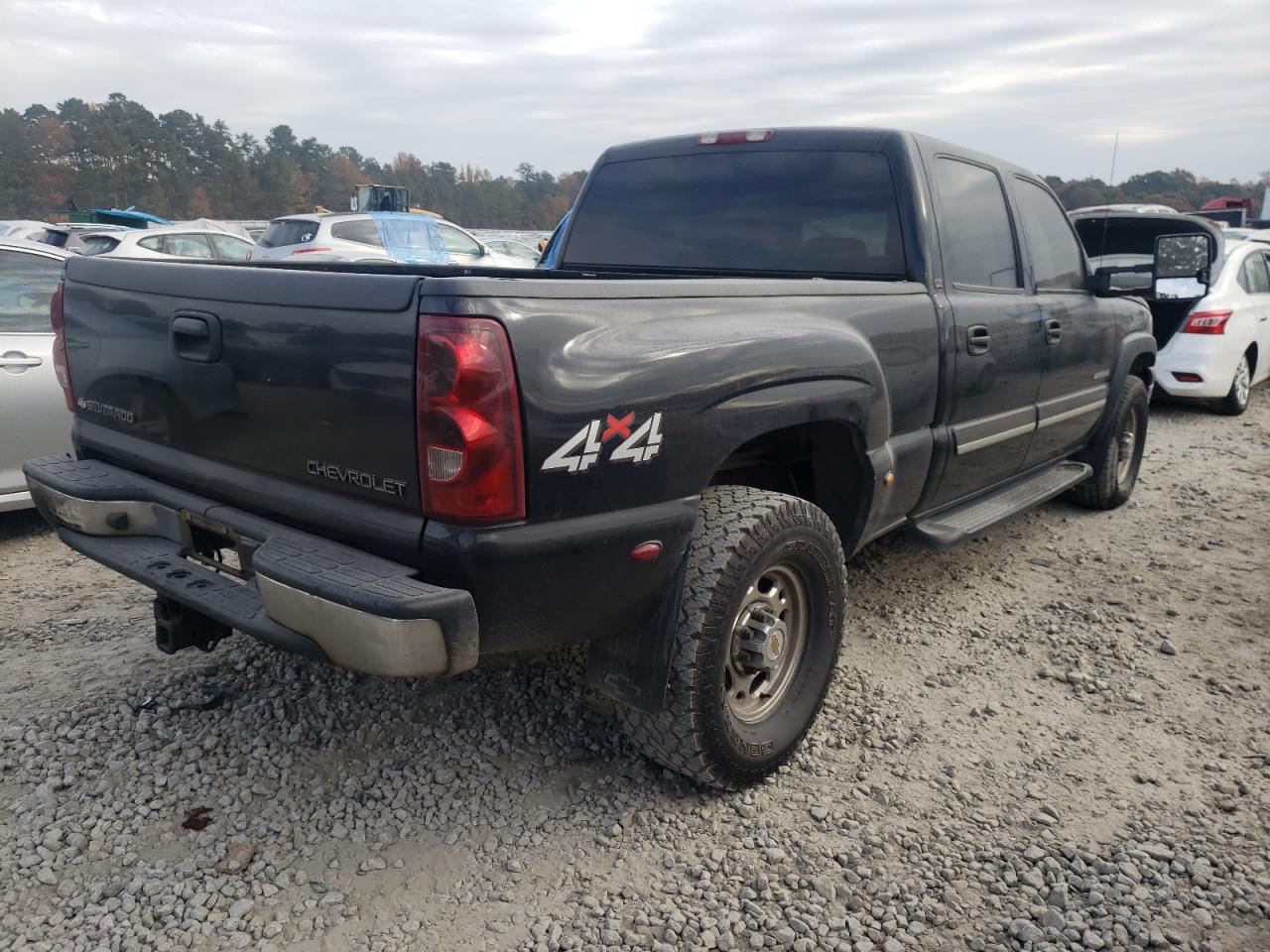 Photo 4 from auction – 2003 CHEVROLET SILVERADO with VIN 1GCGK13U53F115000