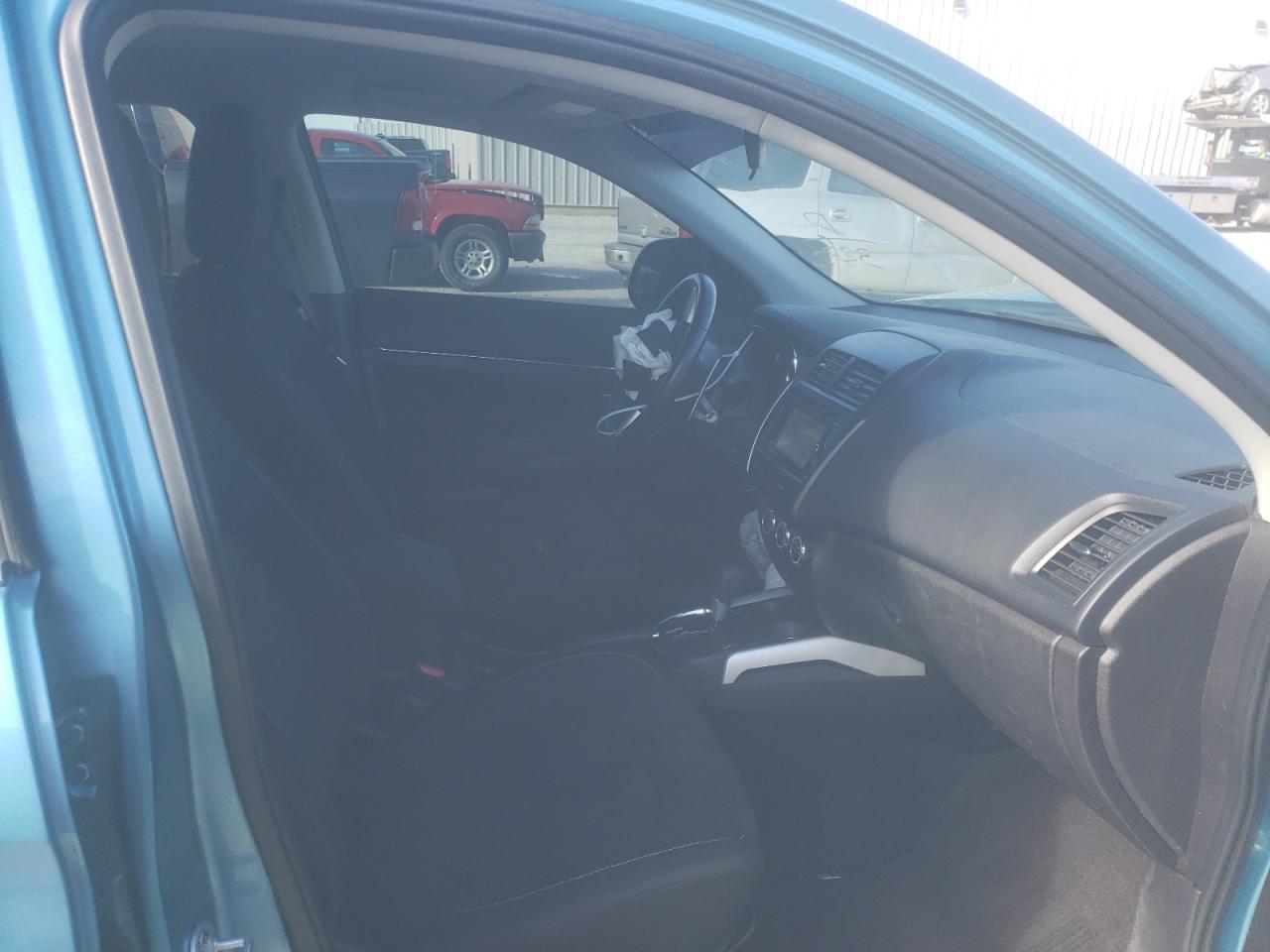 Photo 5 from auction – 2014 MITSUBISHI OUTLANDER with VIN 4A4AR4AU1EE033272