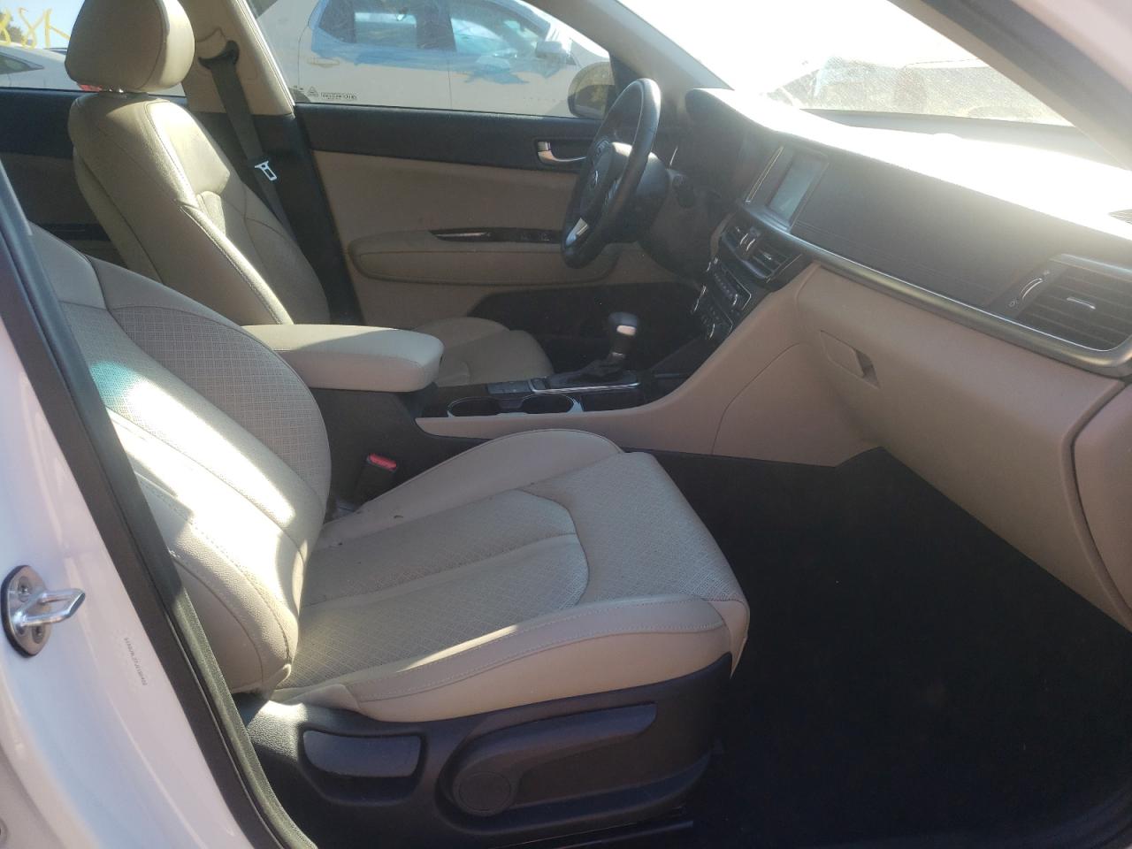 Photo 5 from auction – 2018 KIA OPTIMA EX with VIN 5XXGU4L37JG180402