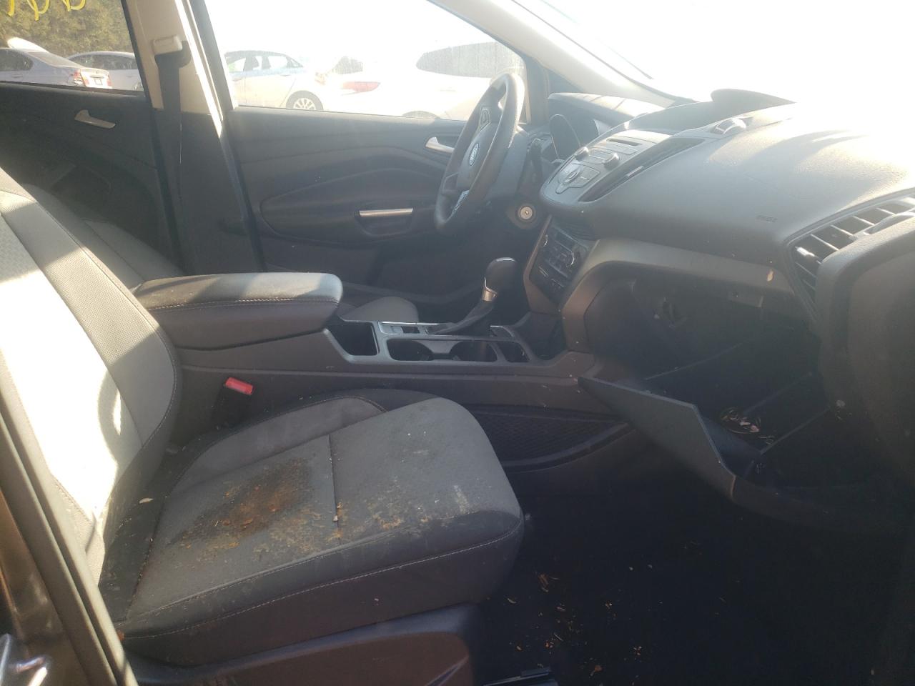 Photo 5 from auction – 2017 FORD ESCAPE SE with VIN 1FMCU0GD6HUB04101