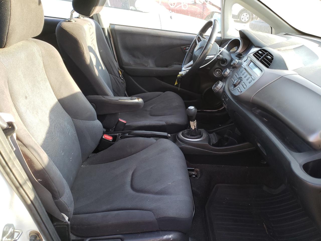 Photo 5 from auction – 2010 HONDA FIT with VIN JHMGE8G45AS018005