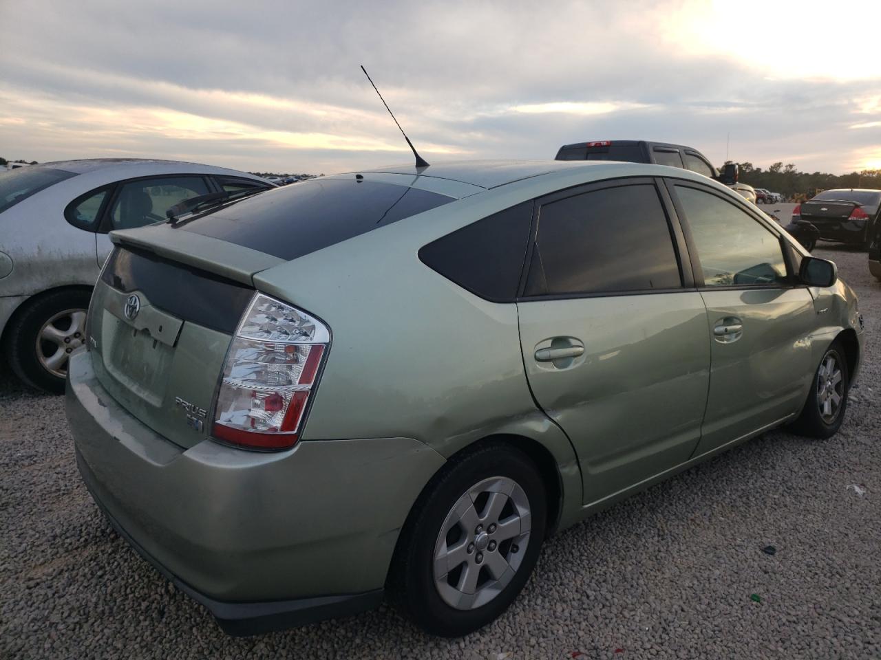 Photo 4 from auction – 2007 TOYOTA PRIUS with VIN JTDKB20U077587710