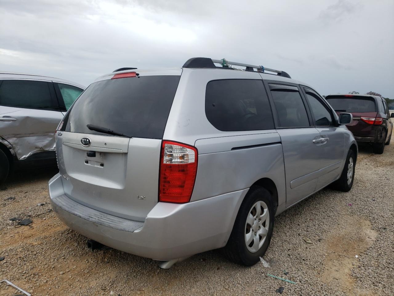Photo 4 from auction – 2007 KIA SEDONA EX with VIN KNDMB233676104805