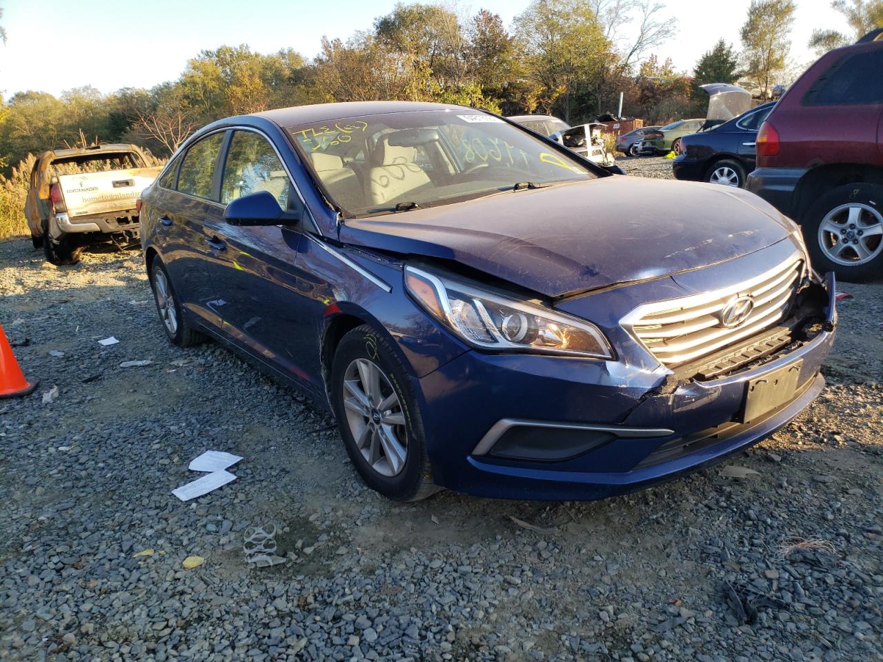 HYUNDAI SONATA SE 2016 with VIN 5NPE24AF2GH375606 - Photo from auction