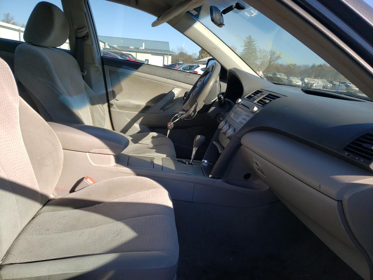 Photo 5 from auction – 2011 TOYOTA CAMRY BASE with VIN 4T1BF3EK2BU757654
