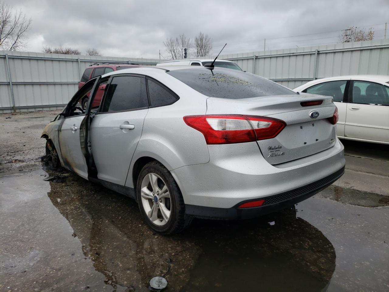 Photo 3 from auction – 2013 FORD FOCUS SE with VIN 1FADP3F26DL371942