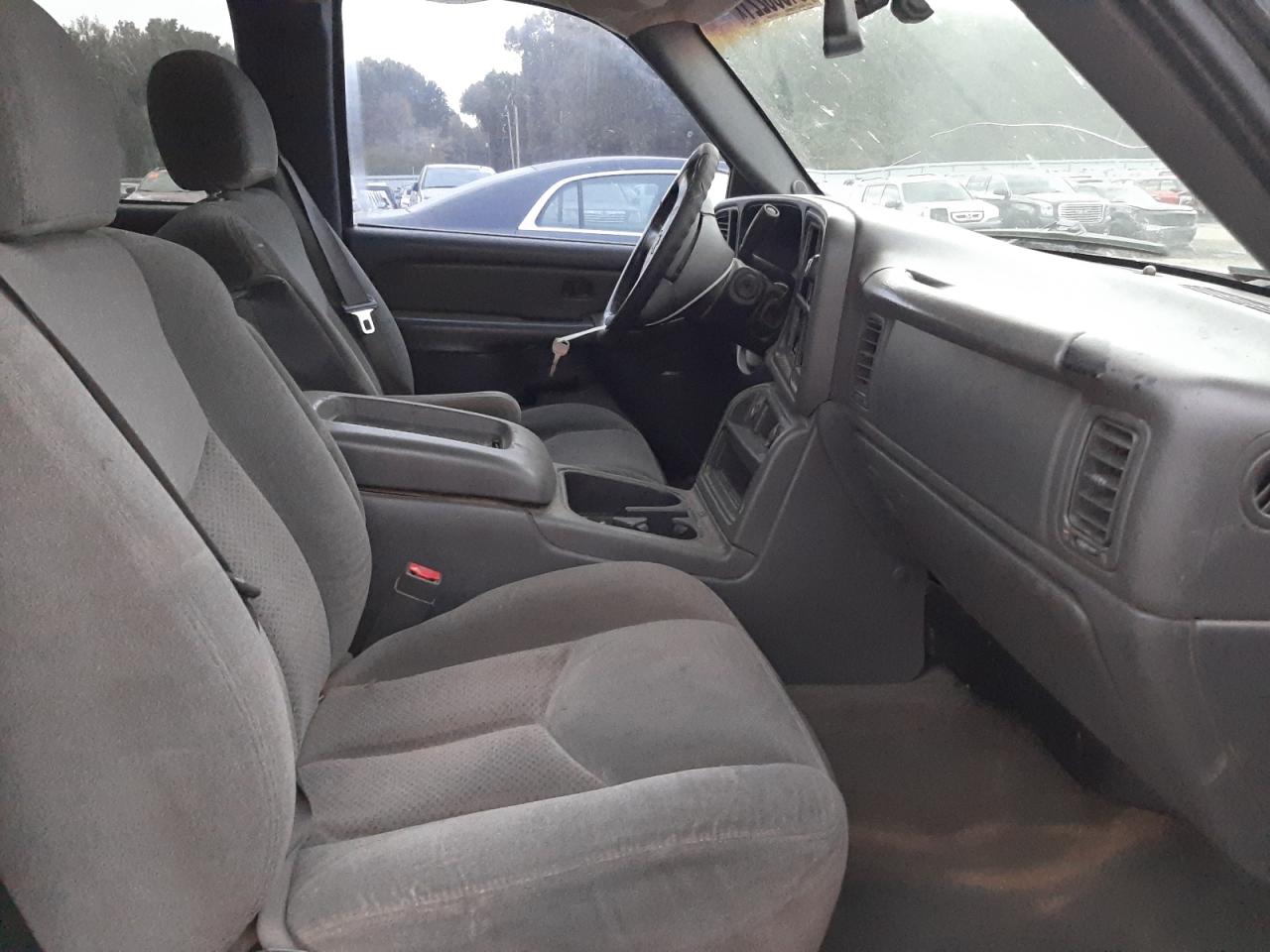 Photo 5 from auction – 2003 CHEVROLET SILVERADO with VIN 2GCEC19T831400333