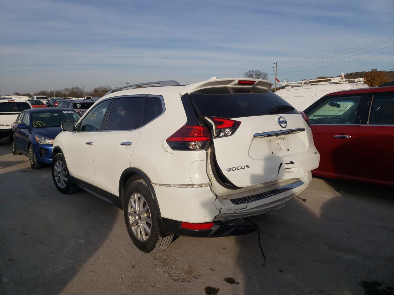 Photo 3 from auction – 2017 NISSAN ROGUE S with VIN KNMAT2MT7HP577896