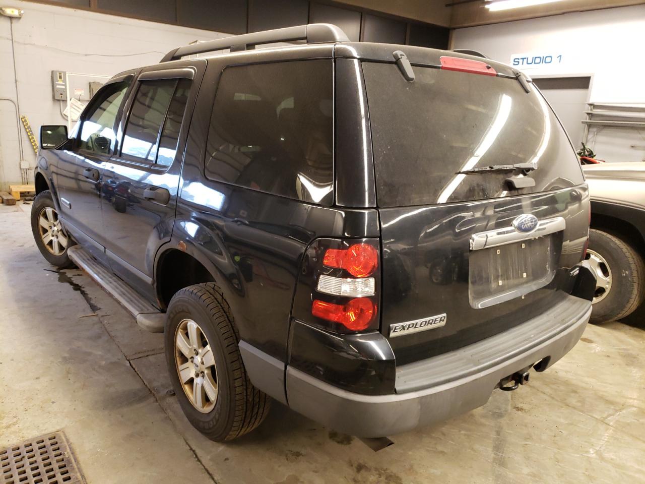 Photo 3 from auction – 2006 FORD EXPLORER X with VIN 1FMEU72E96UA27500