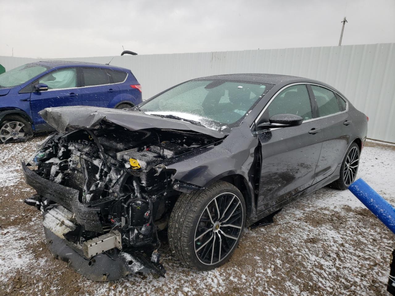 Photo 2 from auction – 2015 CHRYSLER 200 LIMITE with VIN 1C3CCCAB9FN568415