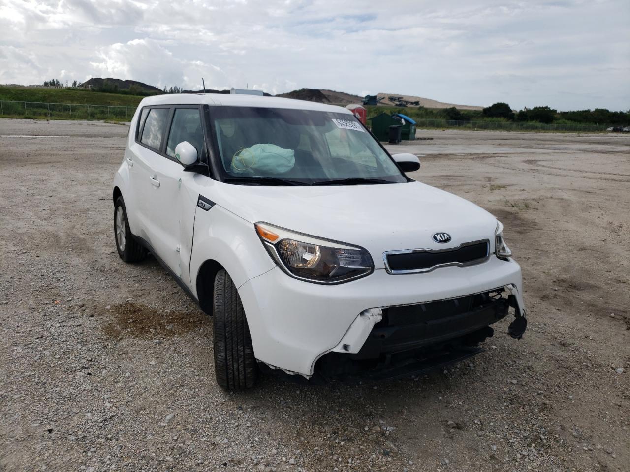 KIA SOUL 2015 with VIN KNDJN2A28F7185271 - Photo from auction