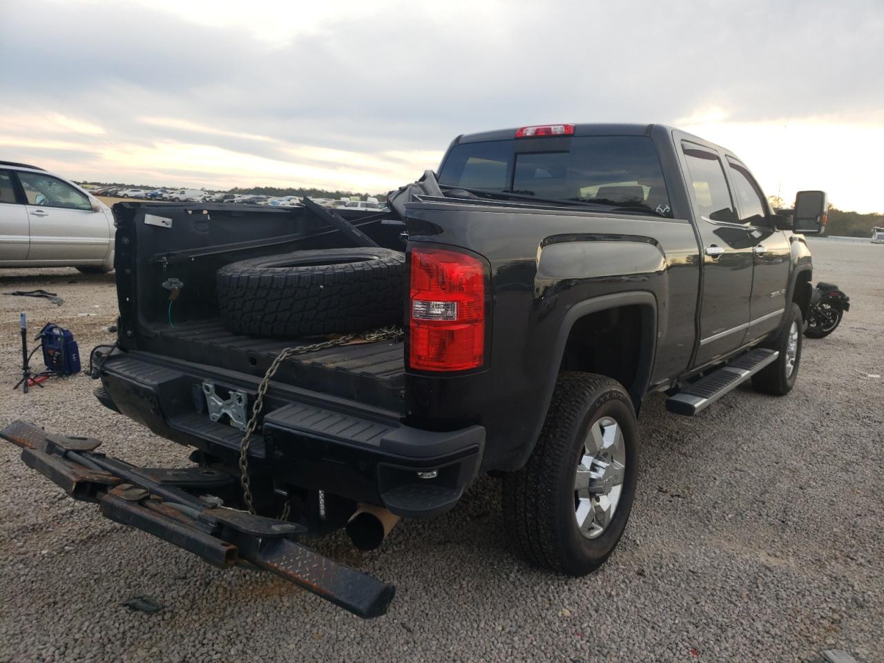 Photo 4 from auction – 2018 GMC SIERRA K35 with VIN 1GT42YEY1JF263301
