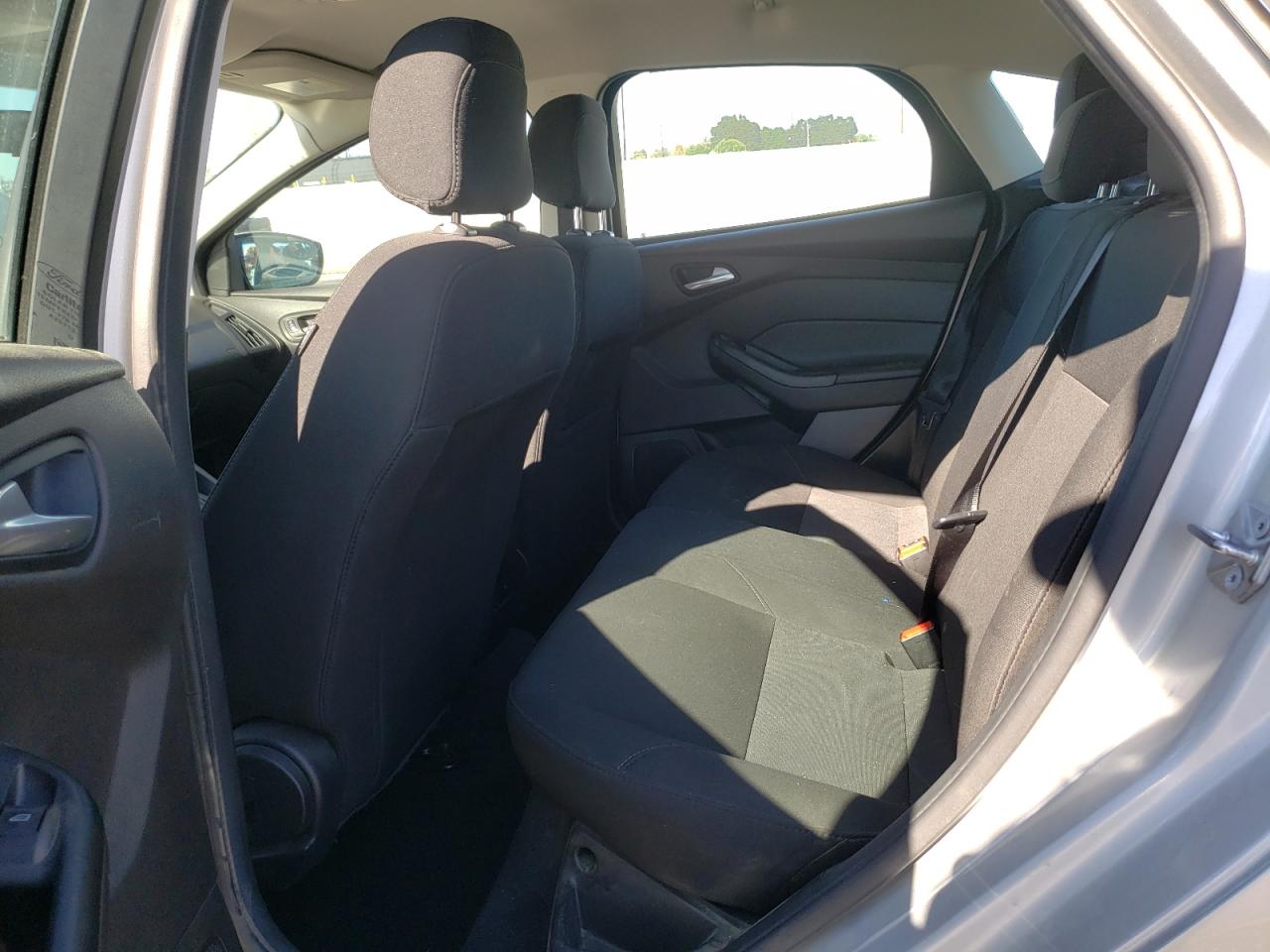 Photo 6 from auction – 2018 FORD FOCUS SE with VIN 1FADP3K25JL207566