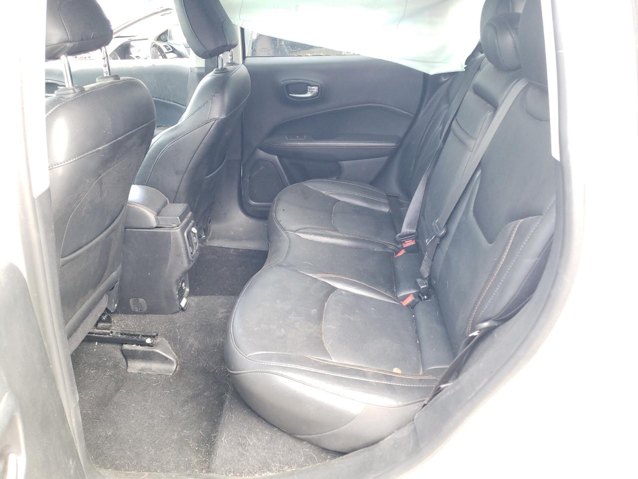 Фото 6 с аукциона – 2019 JEEP COMPASS LI с VIN 3C4NJDCB4KT619181