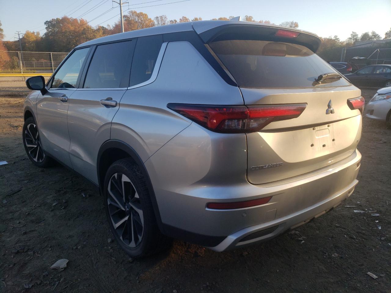 Photo 3 from auction – 2022 MITSUBISHI OUTLANDER with VIN JA4J4UA87NZ011384