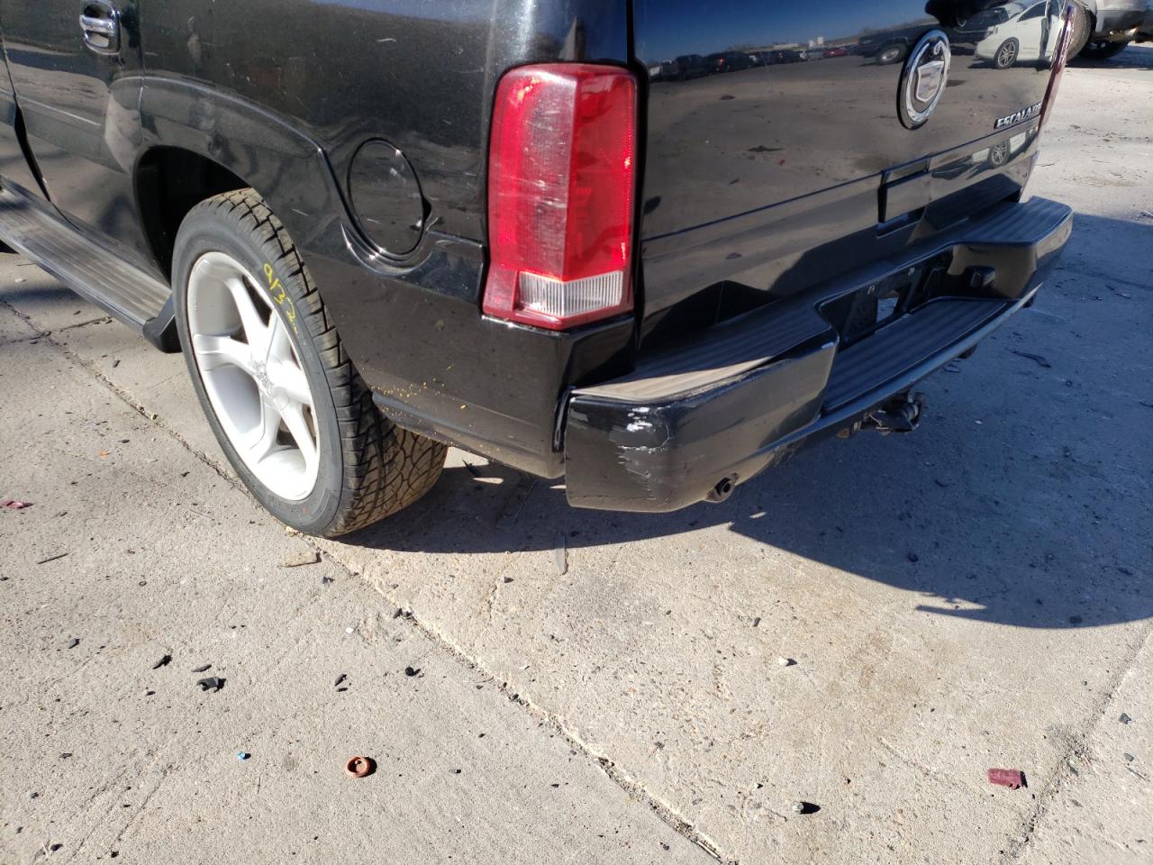 Photo 9 from auction – 2002 CADILLAC ESCALADE L with VIN 1GYEK63N22R159458