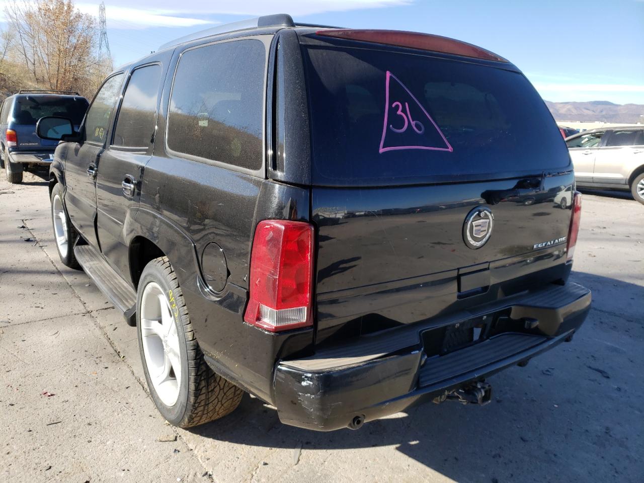 Photo 3 from auction – 2002 CADILLAC ESCALADE L with VIN 1GYEK63N22R159458