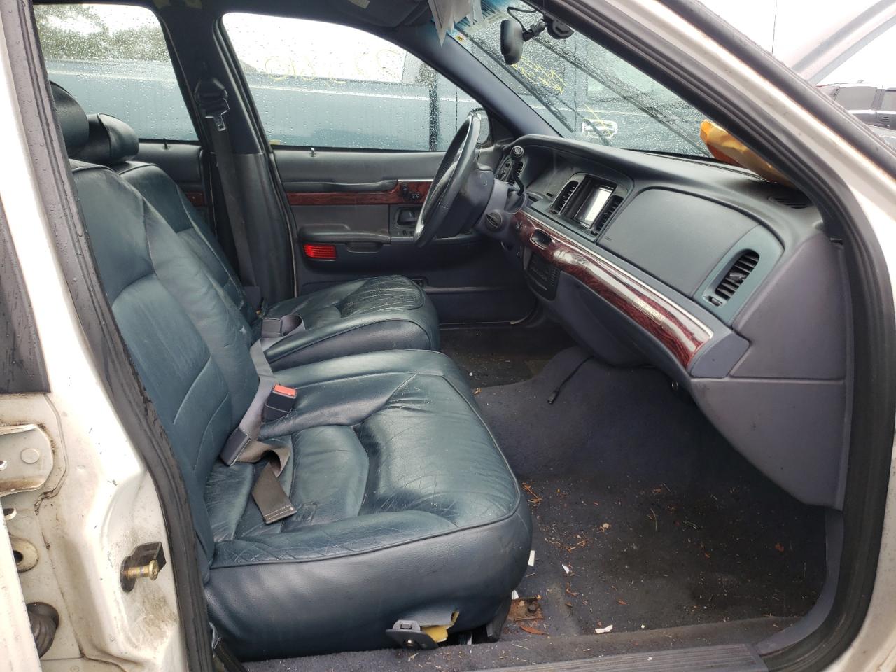 Photo 5 from auction – 2001 MERCURY GRAND MARQ with VIN 2MEFM75W61X659125