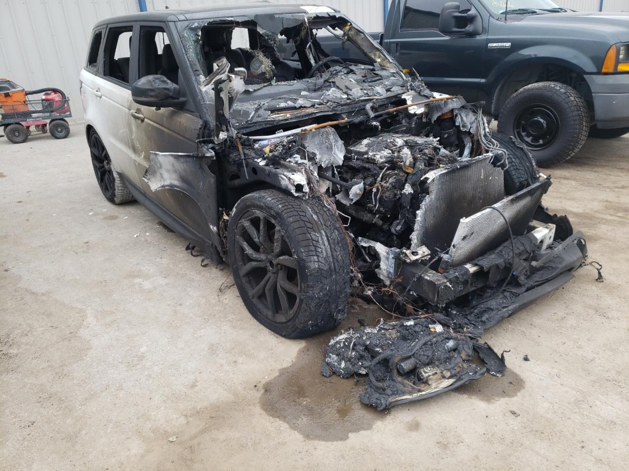 LAND ROVER RANGE ROVE 2016 with VIN SALWR2PF0GA588498 - Photo from auction