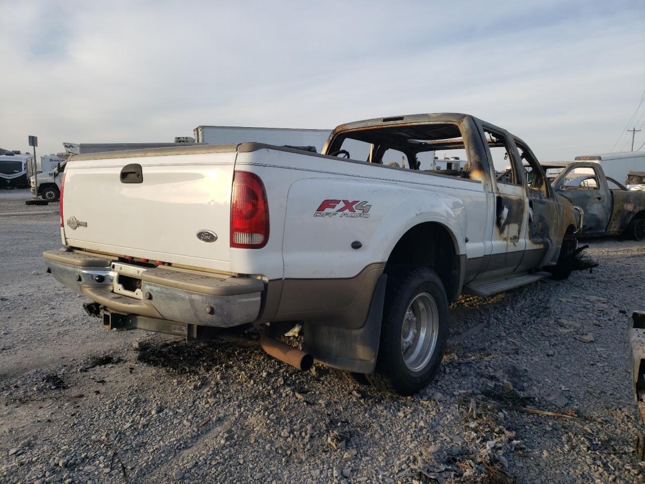 Photo 4 from auction – 2005 FORD F350 SUPER with VIN 1FTWW33P65EB78475