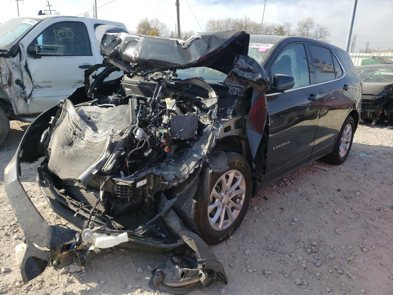 Photo 2 from auction – 2019 CHEVROLET EQUINOX LT with VIN 3GNAXKEV9KL100871