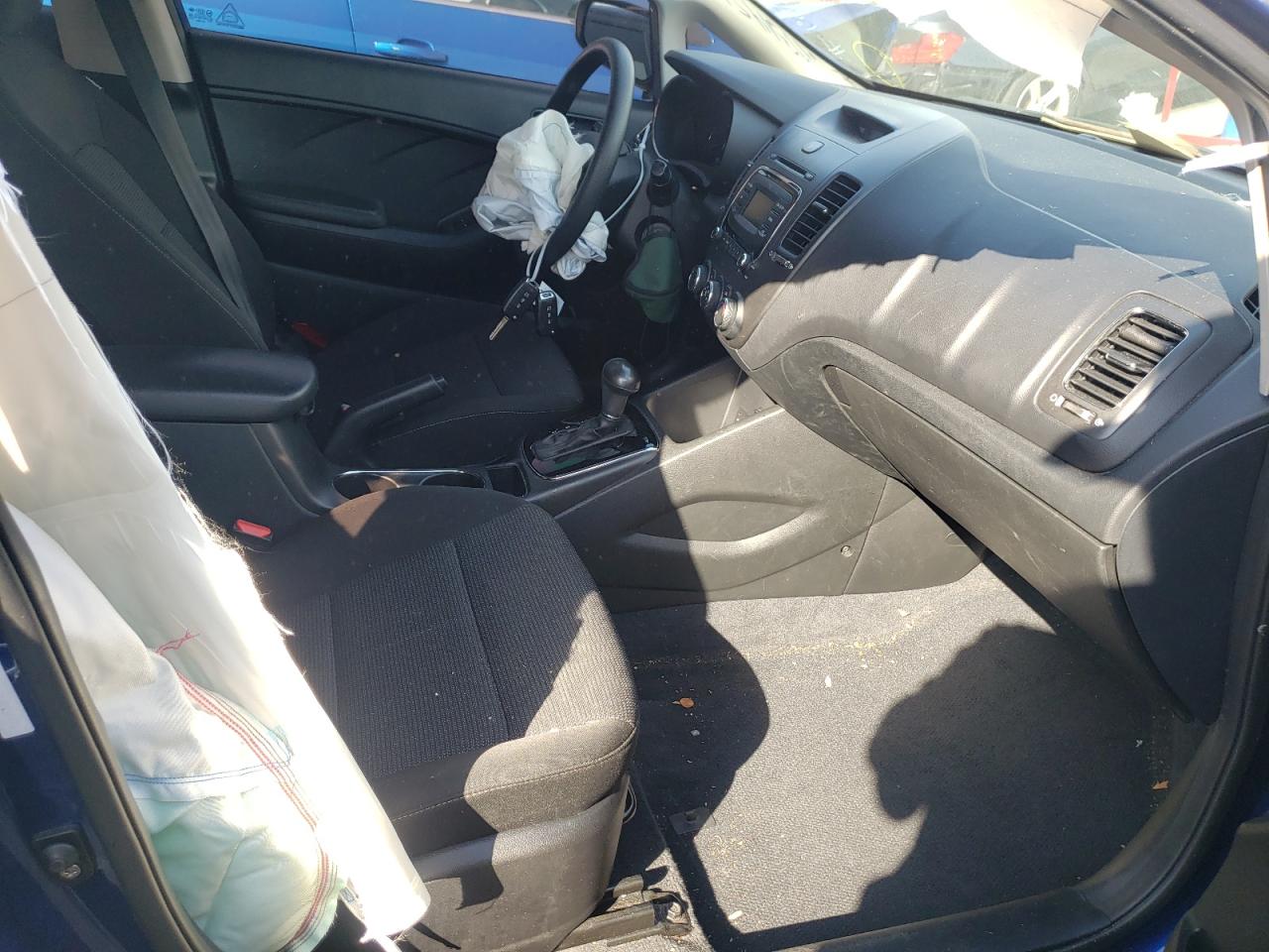 Photo 5 from auction – 2018 KIA FORTE LX with VIN 3KPFK4A7XJE254976