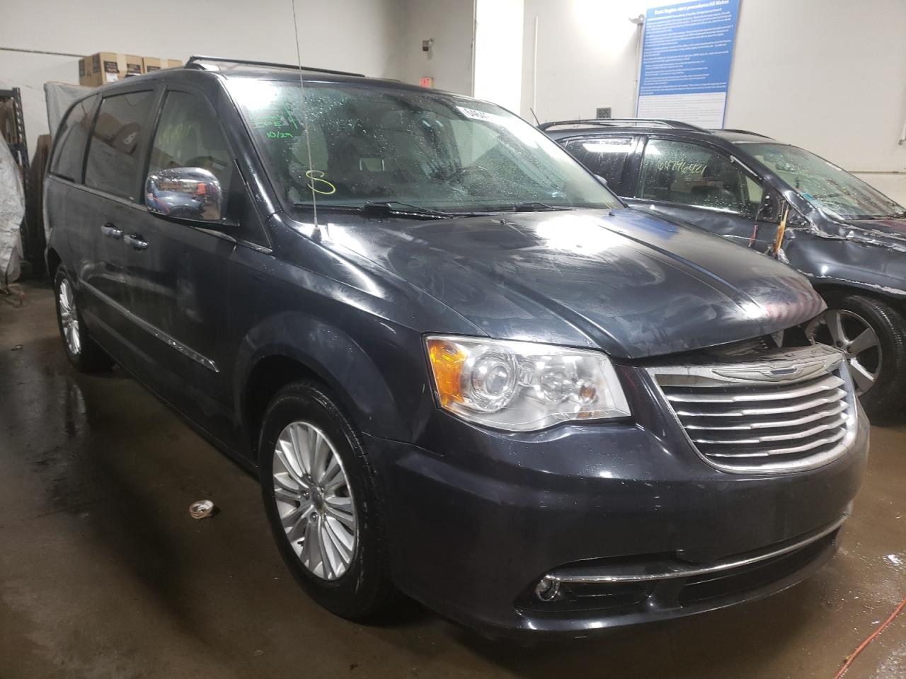 Photo 1 from auction – 2013 CHRYSLER TOWN & COU with VIN 2C4RC1GG8DR595358
