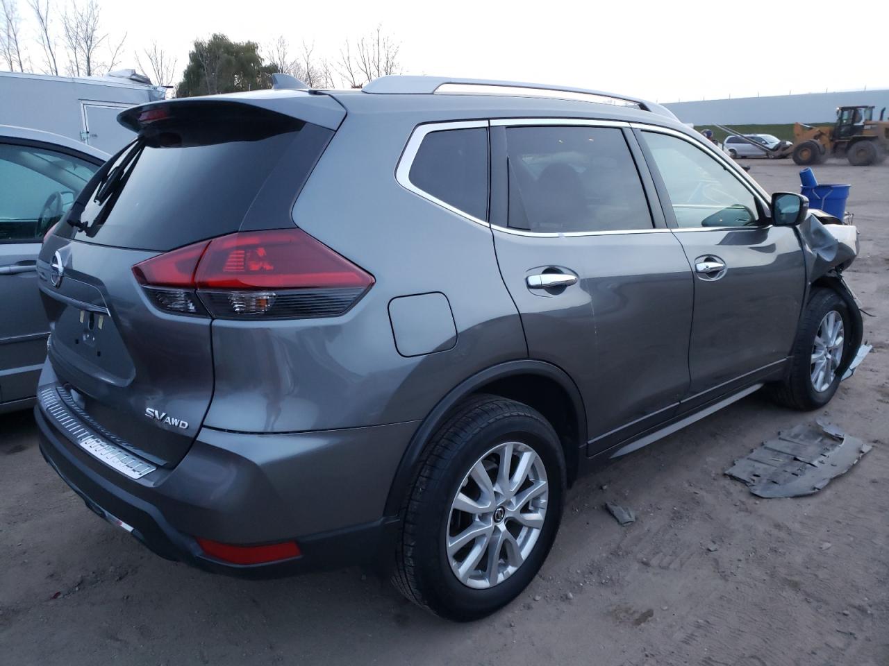 Photo 4 from auction – 2018 NISSAN ROGUE S with VIN 5N1AT2MV2JC815549