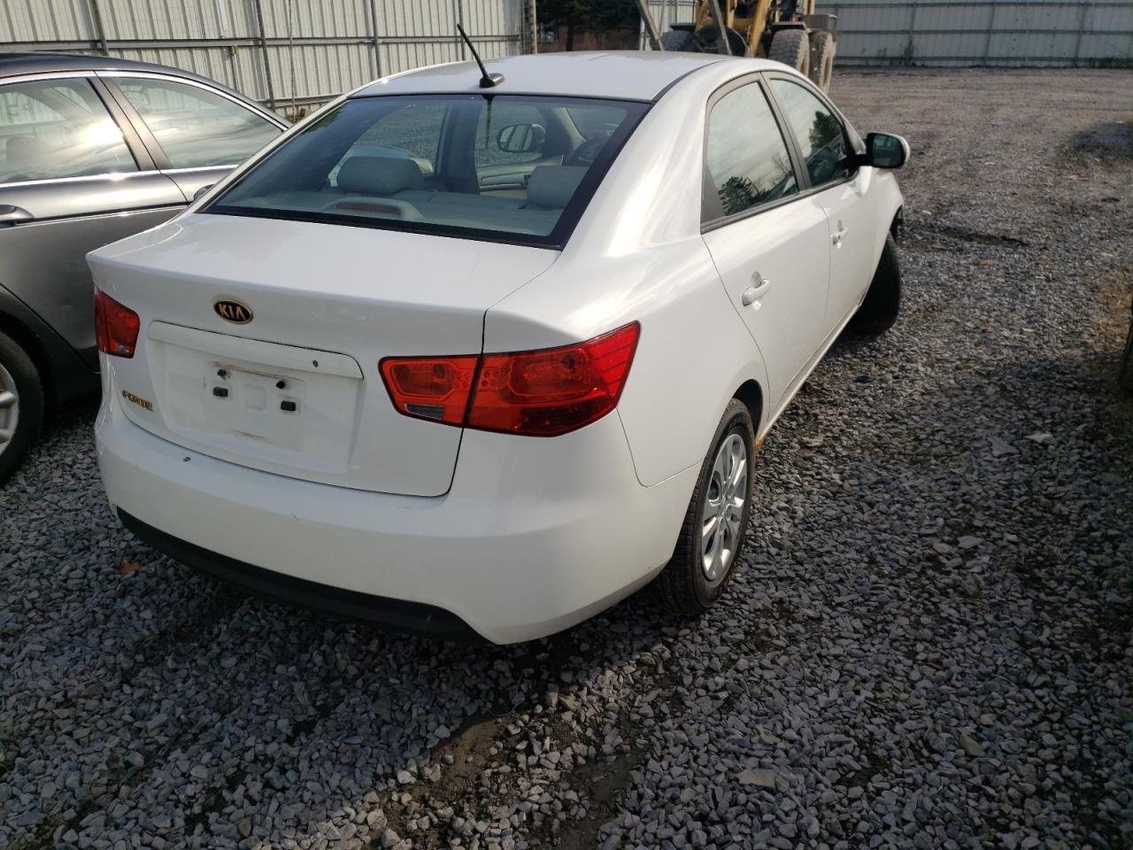 Photo 4 from auction – 2012 KIA FORTE LX with VIN KNAFT4A21C5472107