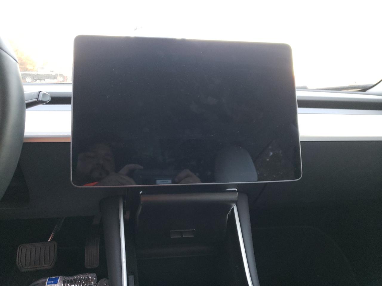 Photo 8 from auction – 2019 TESLA MODEL 3 with VIN 5YJ3E1EB3KF477508