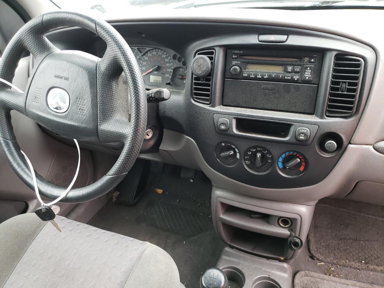 Photo 9 from auction – 2001 MAZDA TRIBUTE DX with VIN 4F2YU06B91KM67326