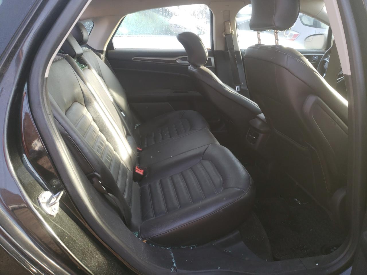 Photo 6 from auction – 2015 FORD FUSION with VIN 3FA6P0LU9FR286241