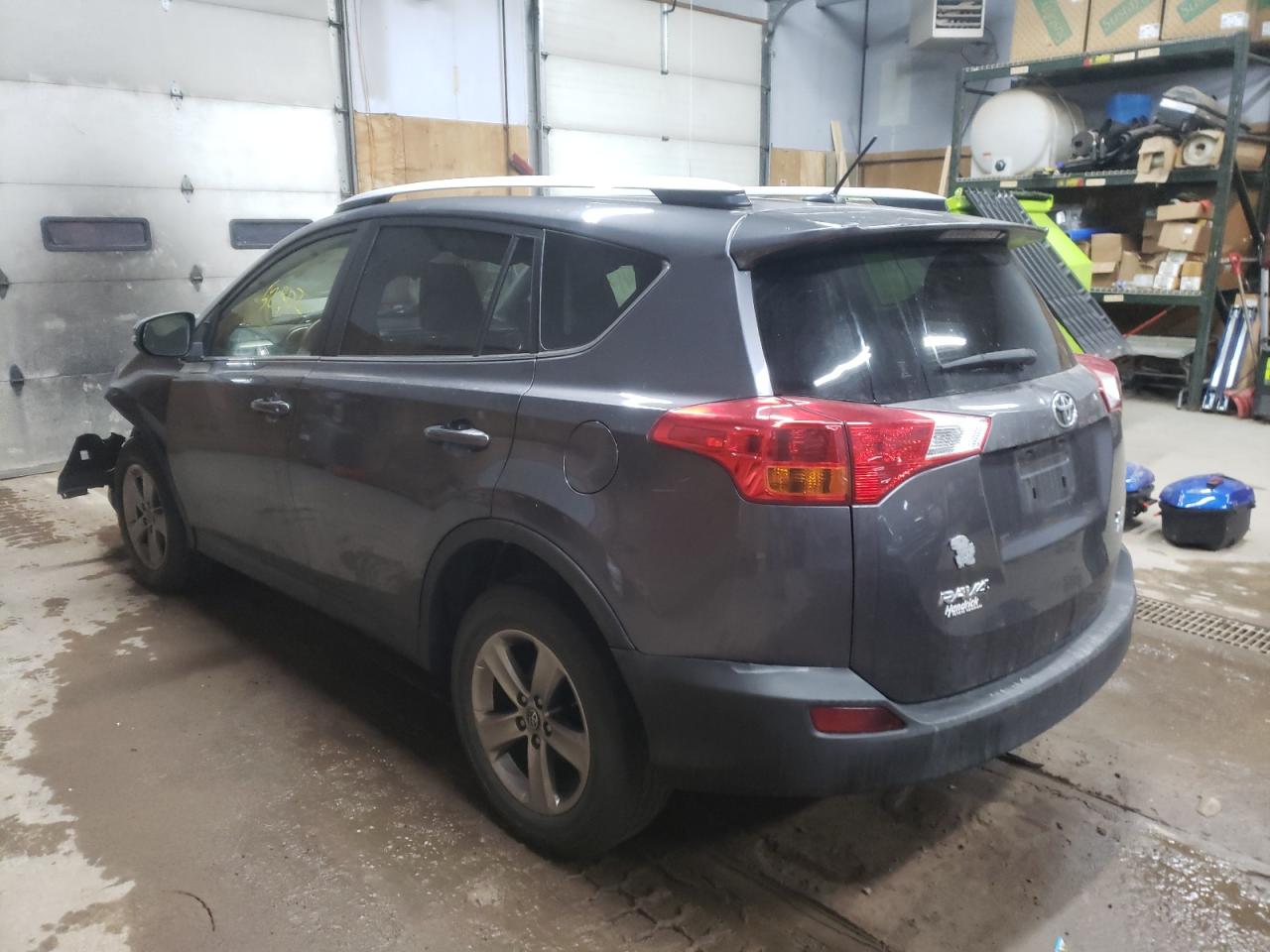Photo 3 from auction – 2015 TOYOTA RAV4 XLE with VIN JTMRFREV2FJ042574