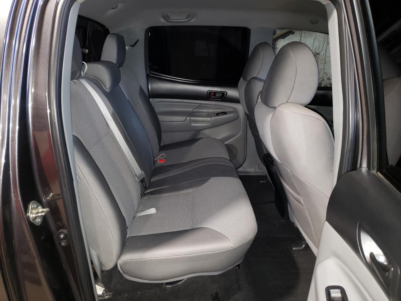 Photo 6 from auction – 2014 TOYOTA TACOMA DOU with VIN 3TMLU4EN2EM139757