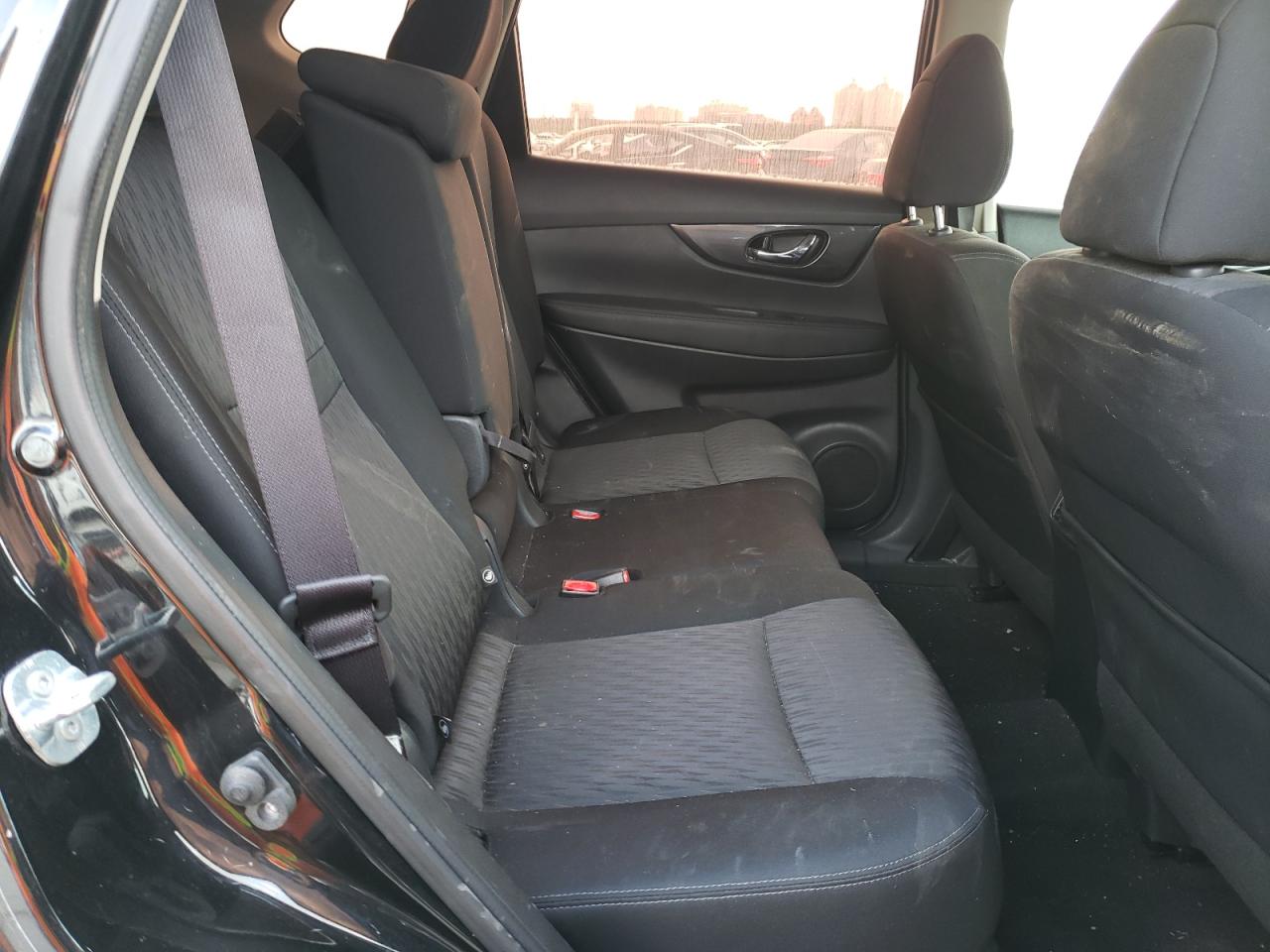 Photo 6 from auction – 2017 NISSAN ROGUE S with VIN KNMAT2MV7HP505601