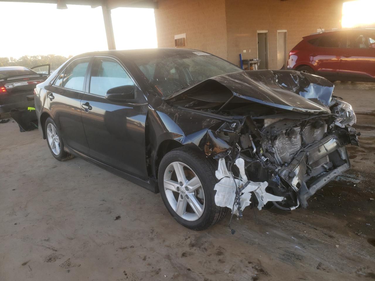 TOYOTA CAMRY L 2014 with VIN 4T1BF1FK6EU813585 - Photo from auction