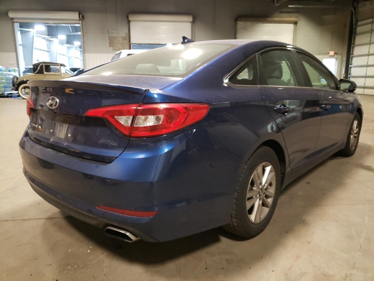 Photo 4 from auction – 2016 HYUNDAI SONATA SE with VIN 5NPE24AF1GH347537