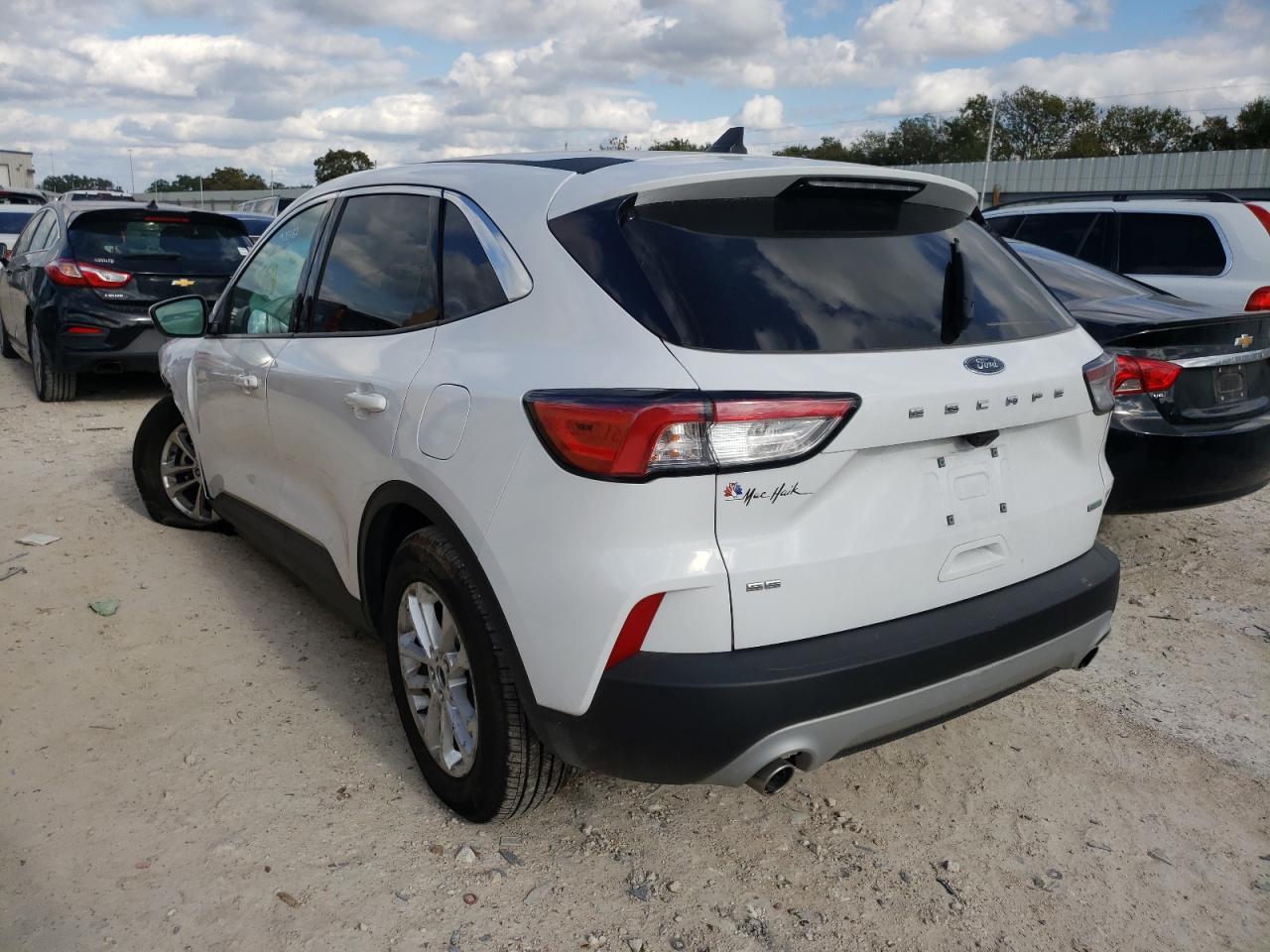 Photo 3 from auction – 2020 FORD ESCAPE SE with VIN 1FMCU0G65LUB44082