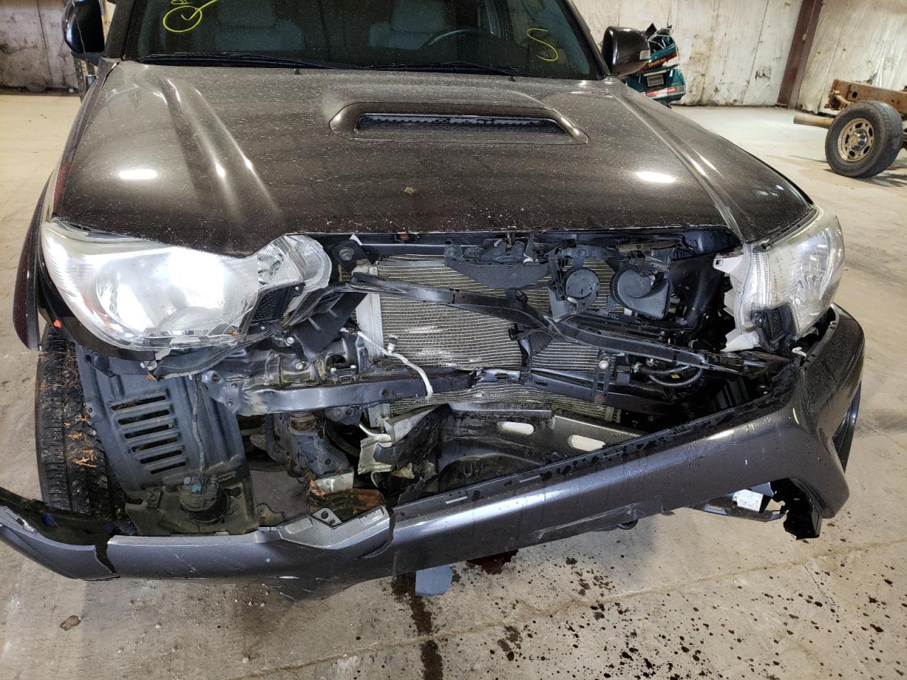 Photo 9 from auction – 2014 TOYOTA TACOMA DOU with VIN 3TMLU4EN2EM139757